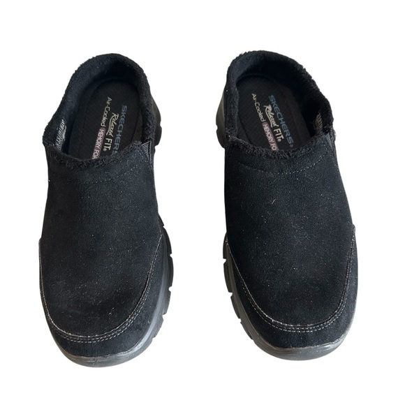 Skechers Relaxed Fit Air-Cooled Memory Foam Black Slip-On Sneakers Sz 8 GUC - Picture 1 of 10